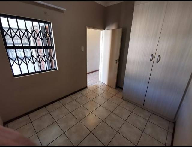 2 BEDROOM PROPERTY TO RENT IN DIE BULT